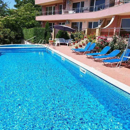 Appartement Green, Quiet&beautiful 2! Kavarna