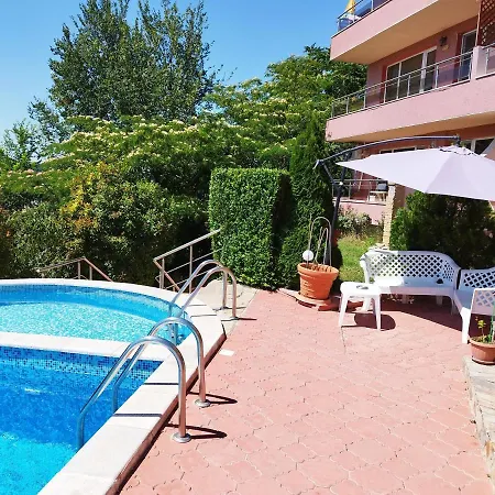 Appartement Green, Quiet&beautiful 2! Kavarna