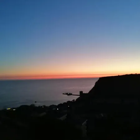 Green, Quiet And Beautiful 2! Apartament *